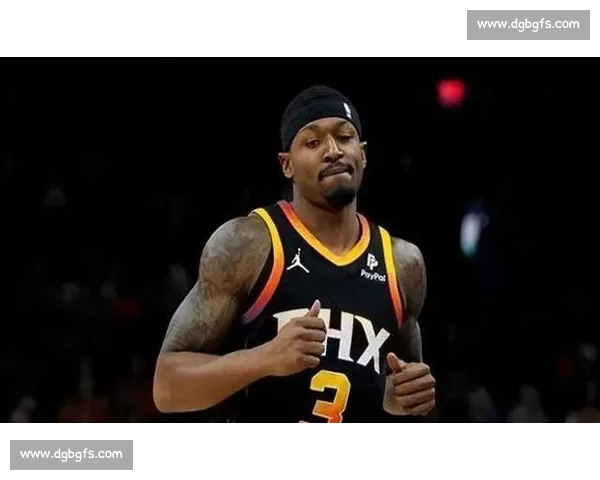 太阳官方庆生!比尔 32 岁焕发新生,高效赛季再证全明星价值 太阳官方庆生!比尔 32 岁焕发新生,高效赛季再证全明星价值