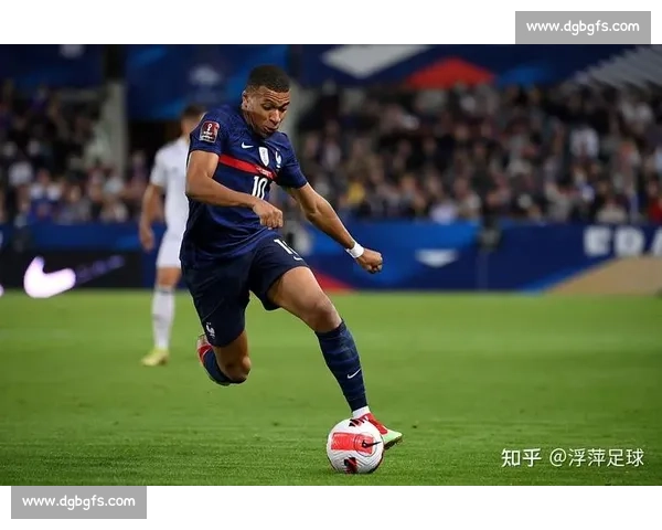 基利安·姆巴佩：从天才少年到世界足球巨星的辉煌之路