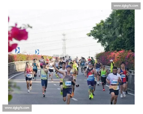 泪目！老将马拉松冲线，最后一公里写就最美坚持！